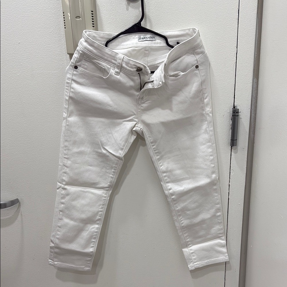Love Nation White Ankle Cropped Jeans Distressed